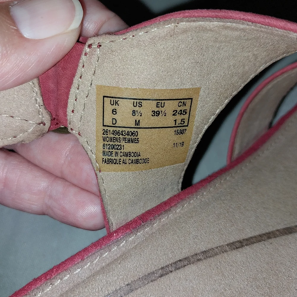 Clarks Un Capri Step Wedge Sandals- Red Nubuck Size 8.5
